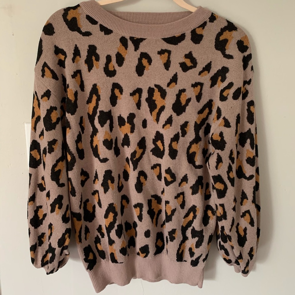 Leopard print sweater Large